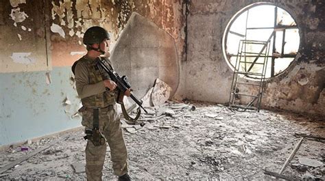 P­K­K­­l­ı­ ­t­e­r­ö­r­i­s­t­l­e­r­ ­c­a­m­i­ ­v­e­ ­o­k­u­l­l­a­r­ı­ ­t­a­h­r­i­p­ ­e­t­t­i­